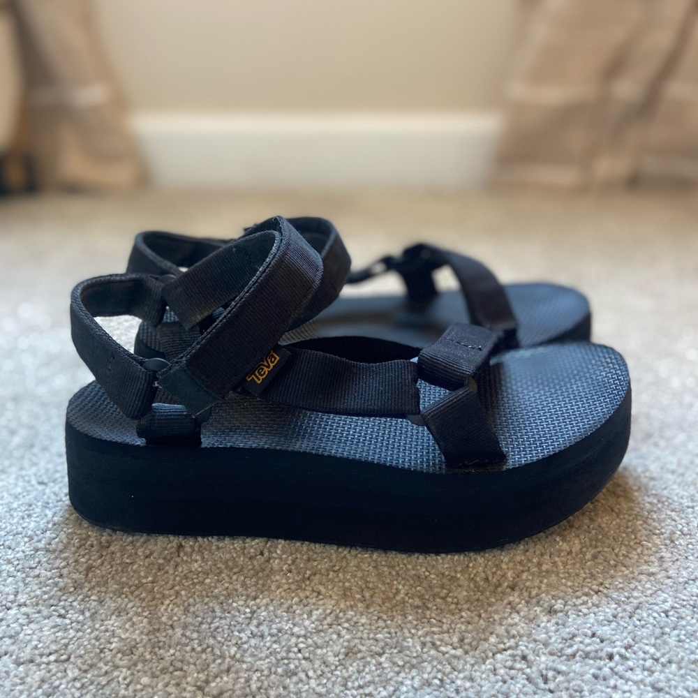 Black platform TEVAS